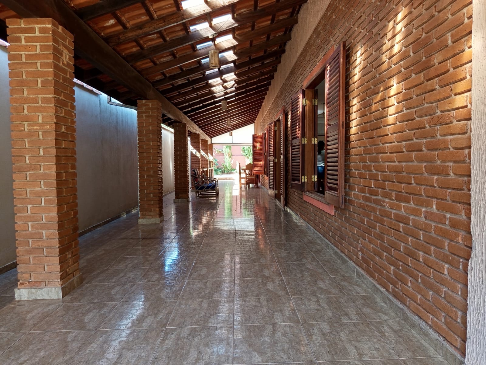 Foto 14 de Casa Charmosa com Estilo Rústico: Piscina Privativa e Acesso Exclusivo à Represa