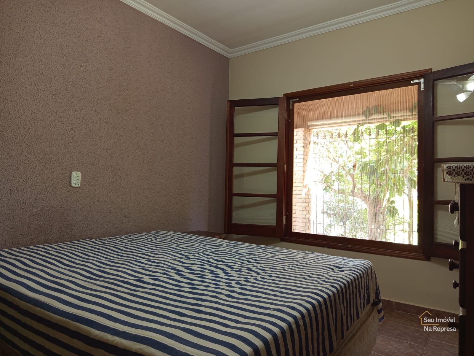 Foto 15 de Casa Charmosa com Estilo Rústico: Piscina Privativa e Acesso Exclusivo à Represa