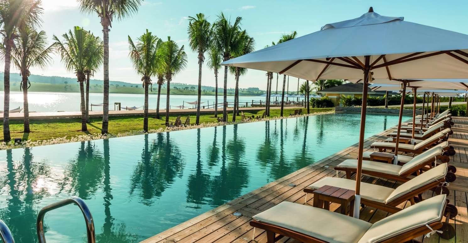 Foto 11 de Lote de esquina à Venda | 432m² | na Riviera de Santa Cristina XIII - Setor Iate