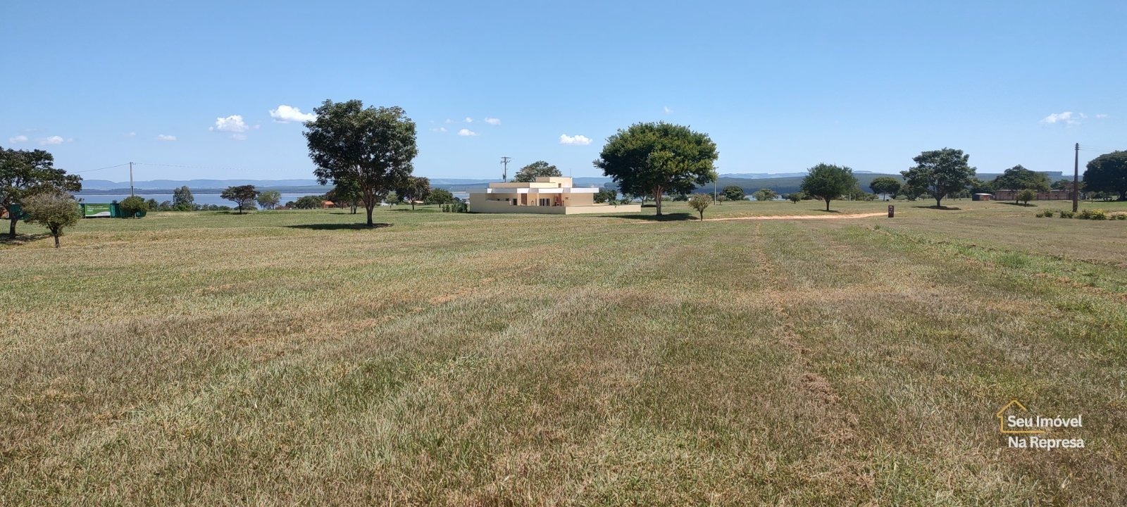 Foto 8 de Dois lotes à venda com 900 m² totais em Terra de Santa Cristina V