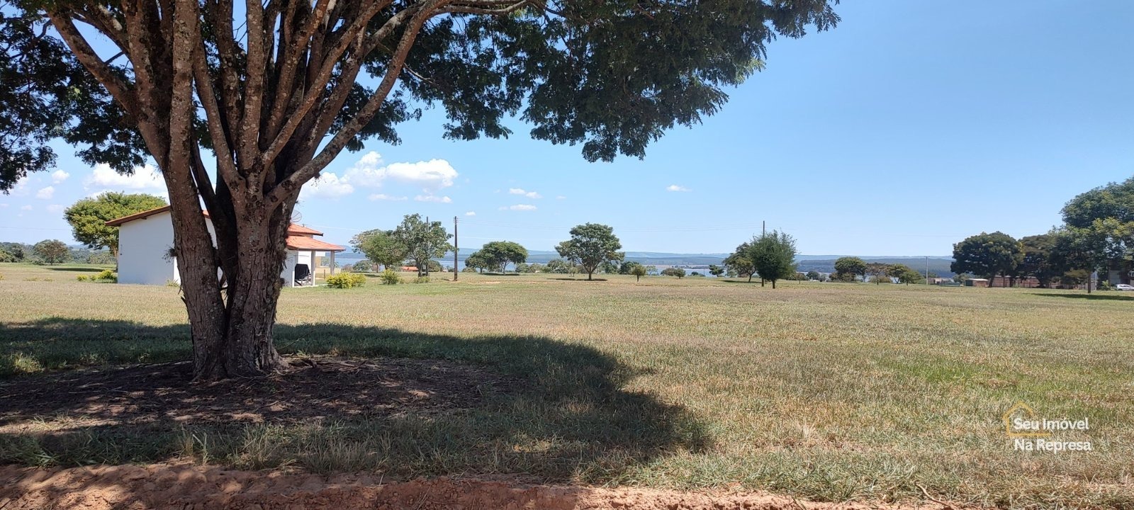 Foto 10 de Dois lotes à venda com 900 m² totais em Terra de Santa Cristina V