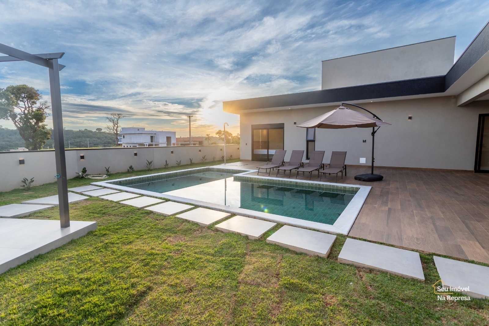 Foto 9 de Casa à venda com 4 quartos, duas suites, no asfalto, perto do clube Marina e Parque da Orla