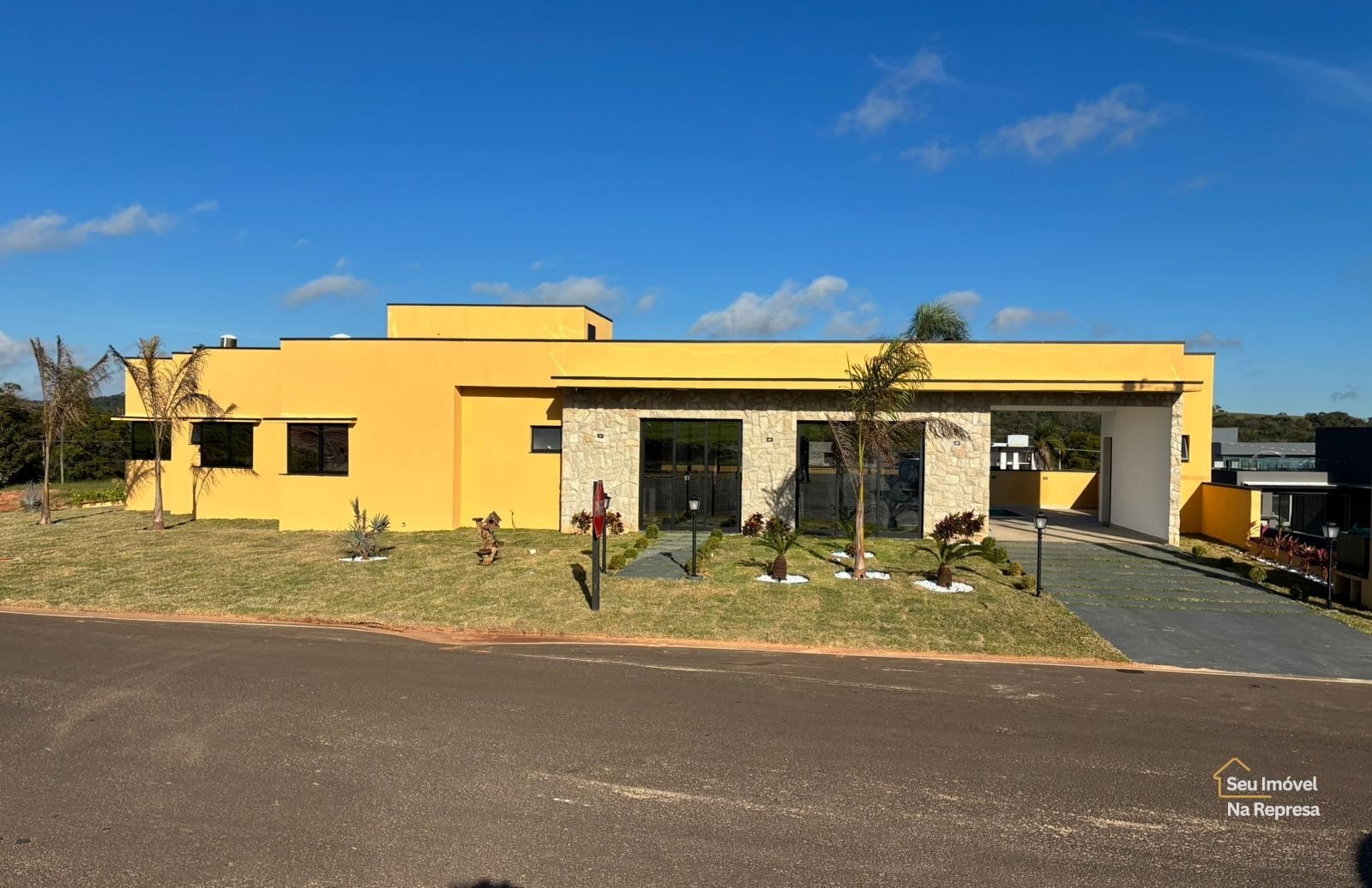 Casa Alto Padrão 170m² | 3 Suítes | Piscina com Hidro | Riviera Santa Cristina XIII
