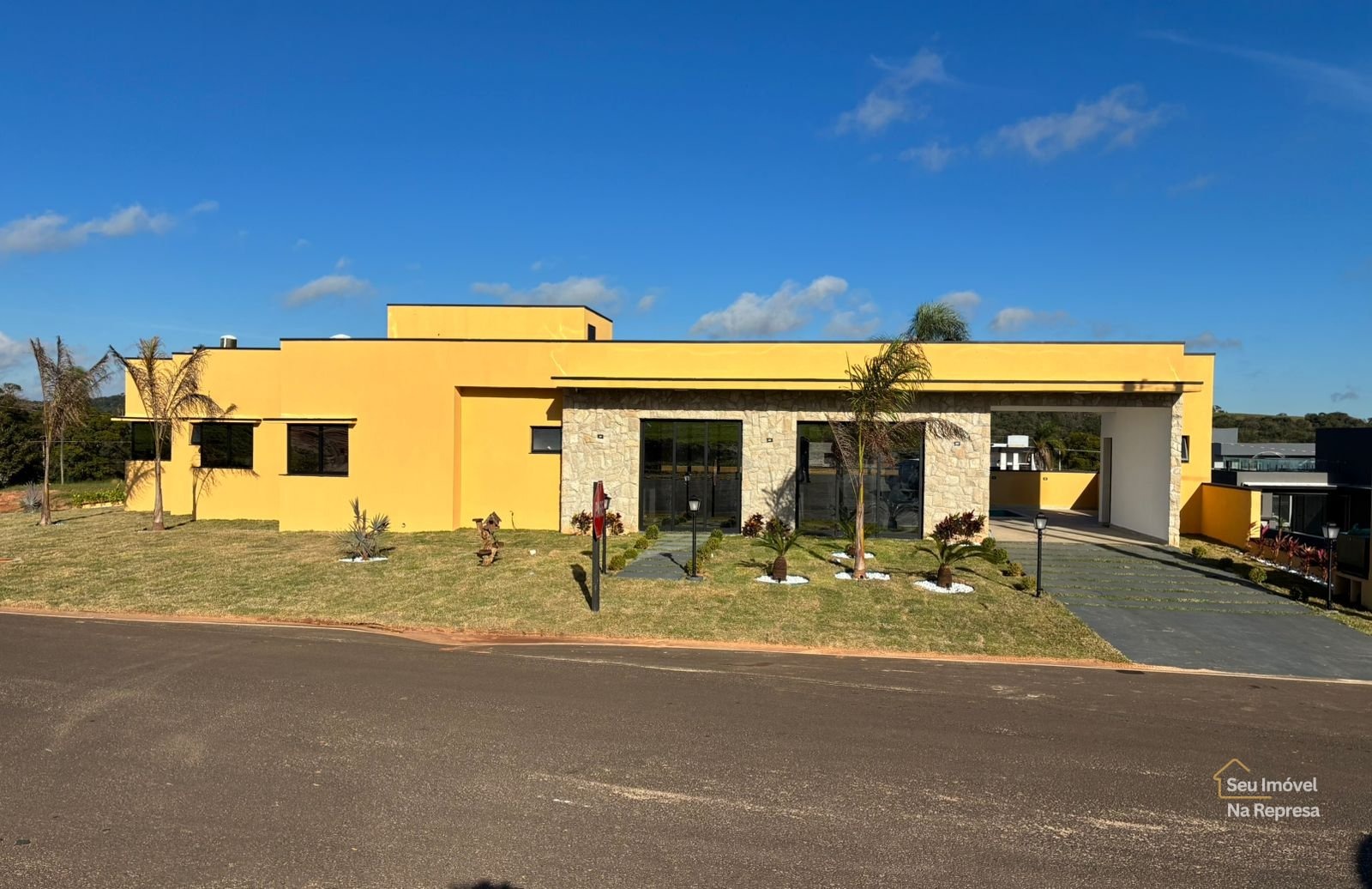 Casa Alto Padrão 170m² | 3 Suítes | Piscina com Hidro | Riviera Santa Cristina XIII