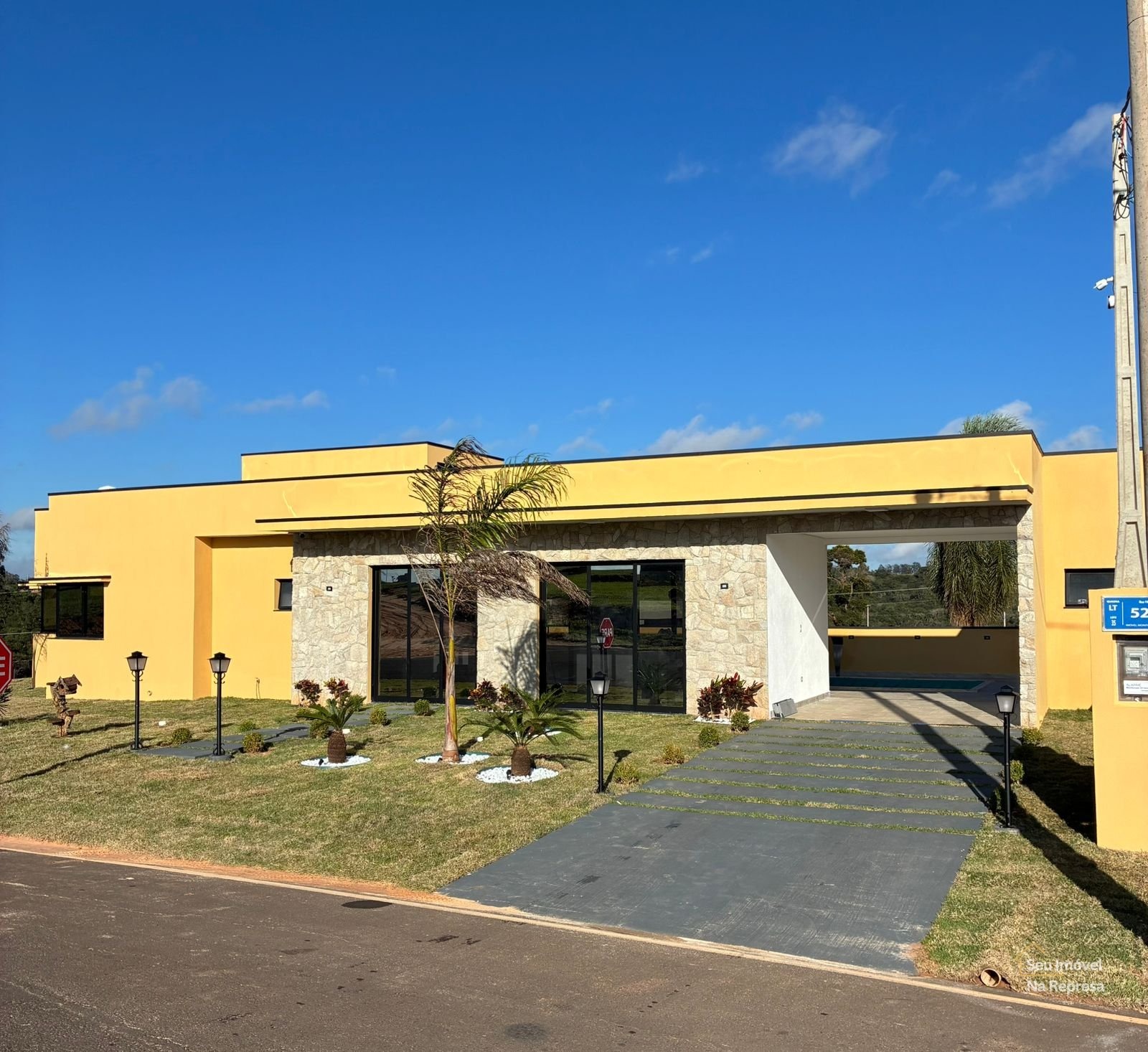 Foto 2 de Casa Alto Padrão 170m² | 3 Suítes | Piscina com Hidro | Riviera Santa Cristina XIII