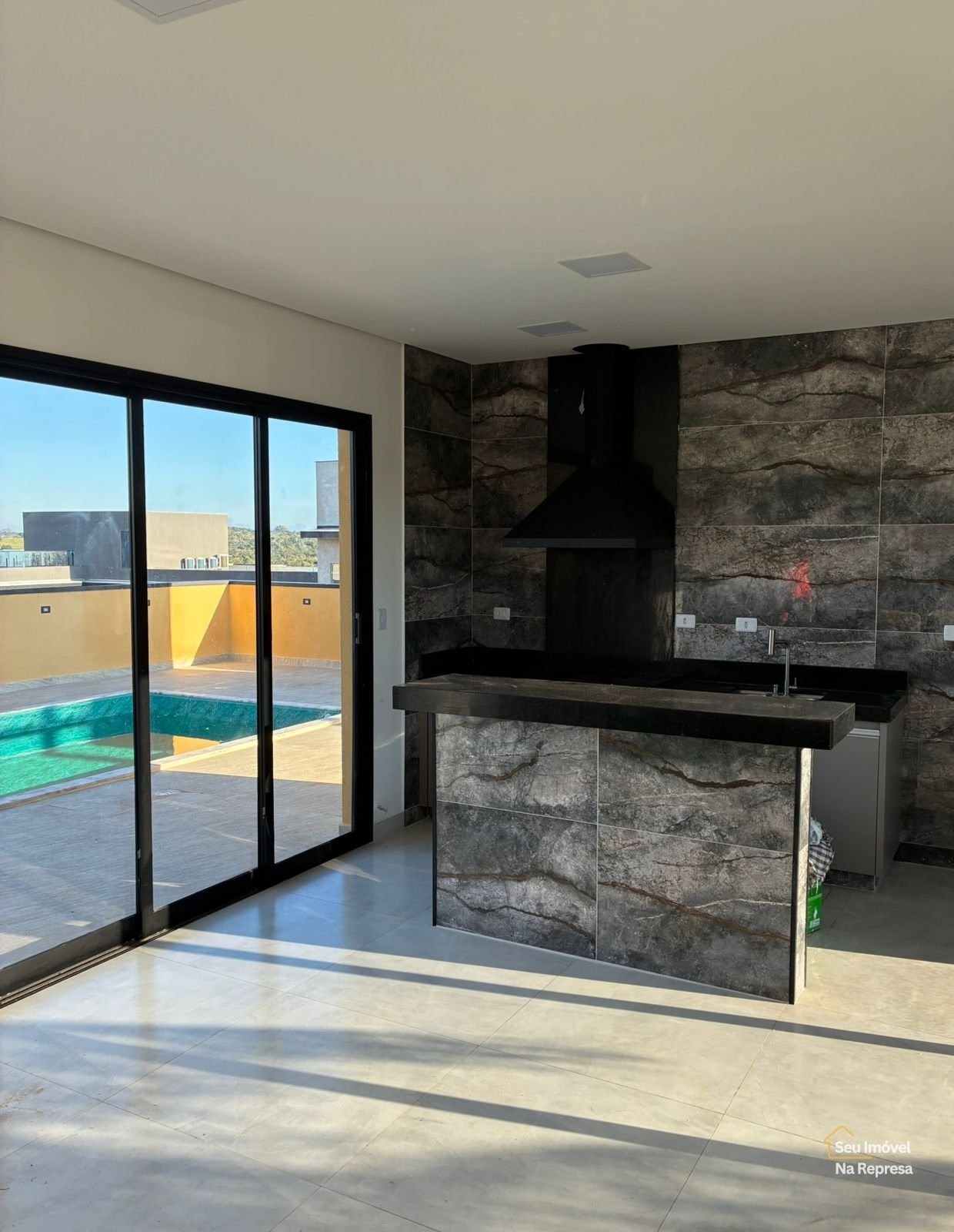 Foto 3 de Casa Alto Padrão 170m² | 3 Suítes | Piscina com Hidro | Riviera Santa Cristina XIII