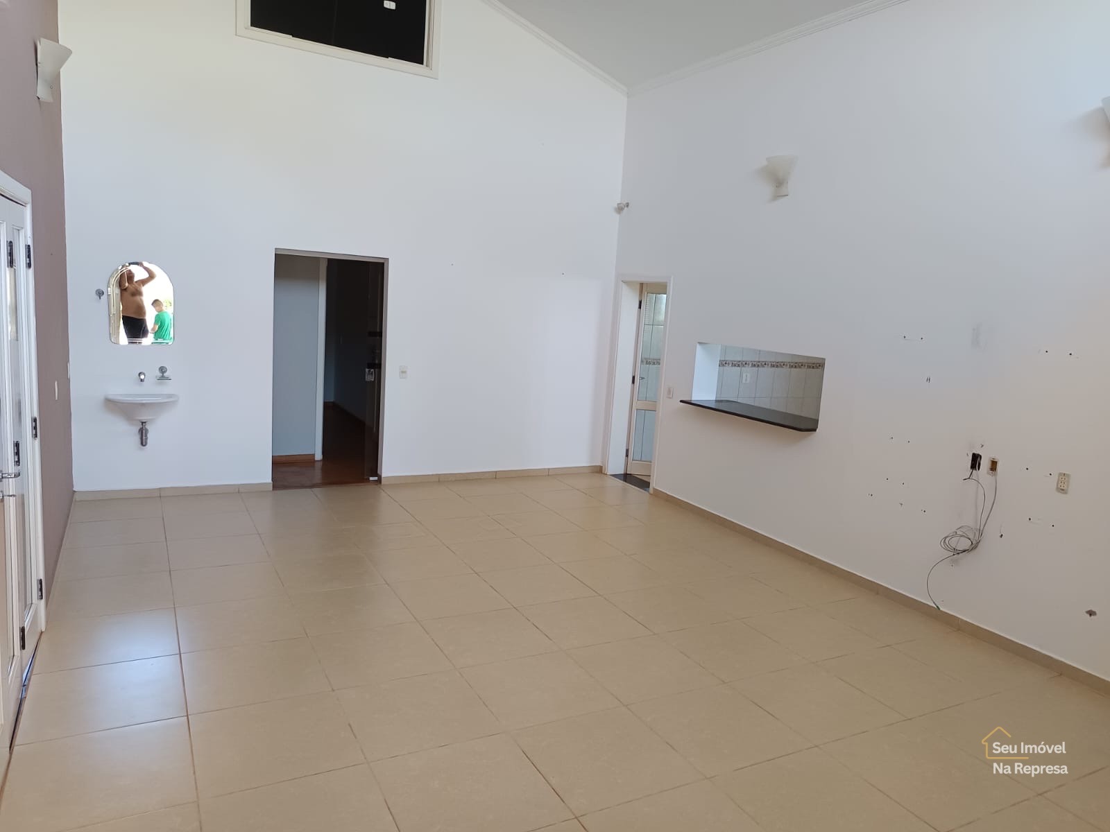 Foto 3 de Casa na à venda no Riviera de Santa Cristina I EM Arandu SP