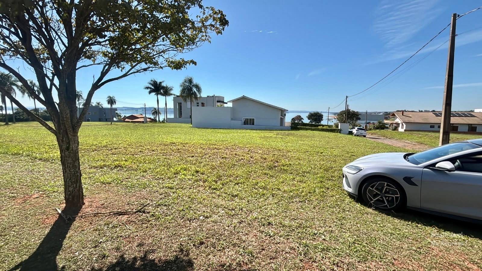 Terreno de esquina em área nobre no Riviera Sta Cristina Xlll Setor Marina