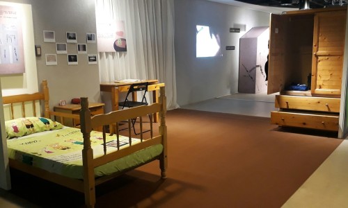 安置中心裡的少女房間