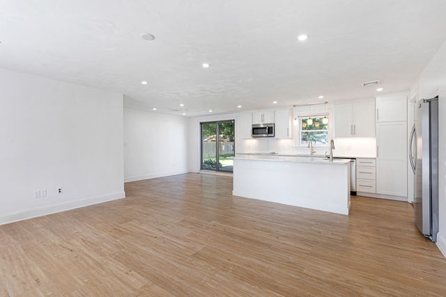15 Roger Rd027