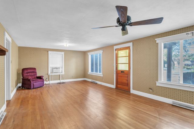 875 Main St-9