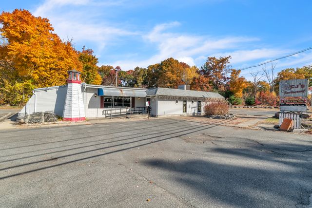 371 Boston Rd-12