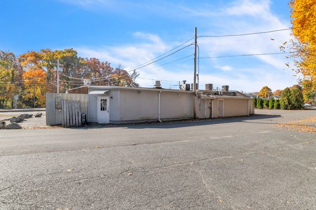371 Boston Rd-13