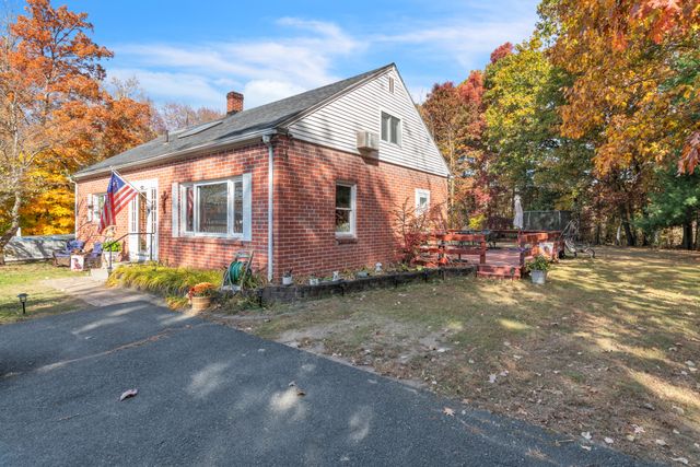 371 Boston Rd-23