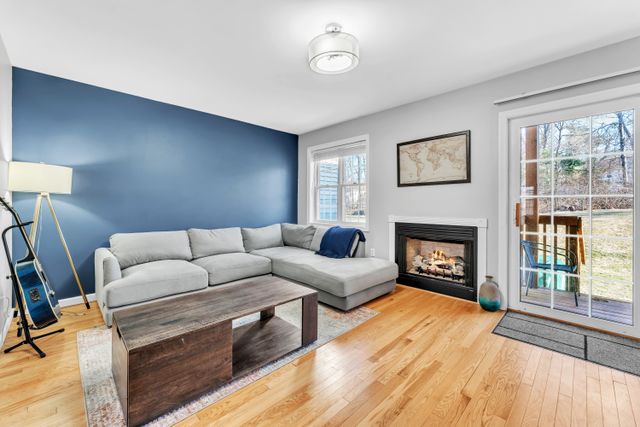 51 Marjorie Ln-4