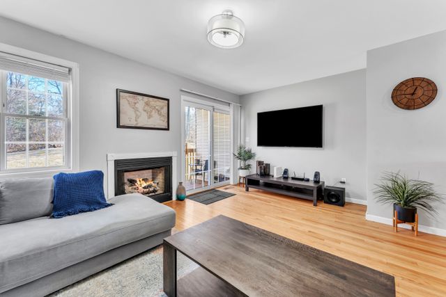 51 Marjorie Ln-5