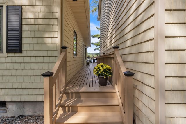 28 Shoreline Dr-7