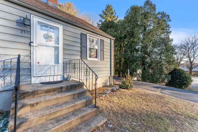 354 Glen St-25