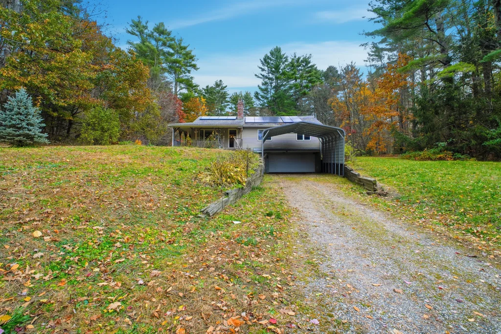 18_Little_Alum_Rd_Brimfield_MA_01010_USA_-_Brenda_Lee_Binczewski_003