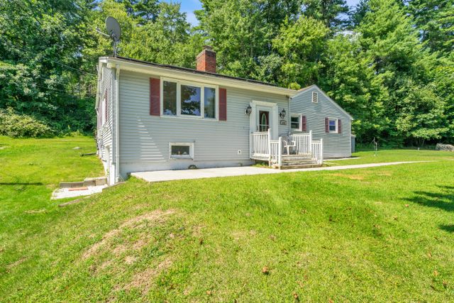 1541 Center St-33