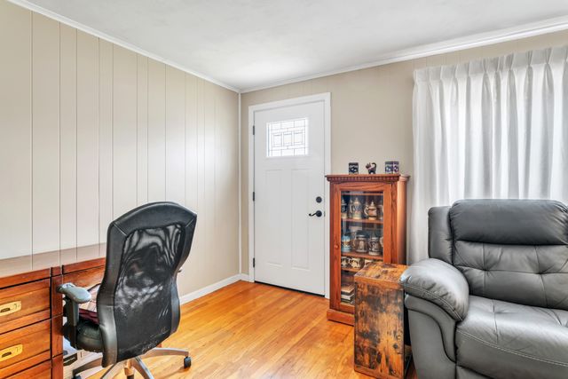 63 Cabot St-3