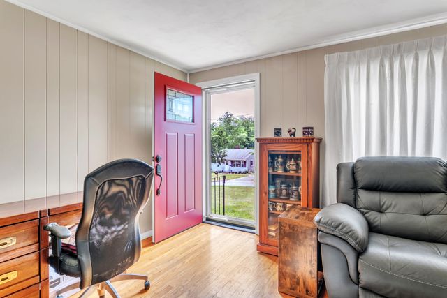63 Cabot St-4