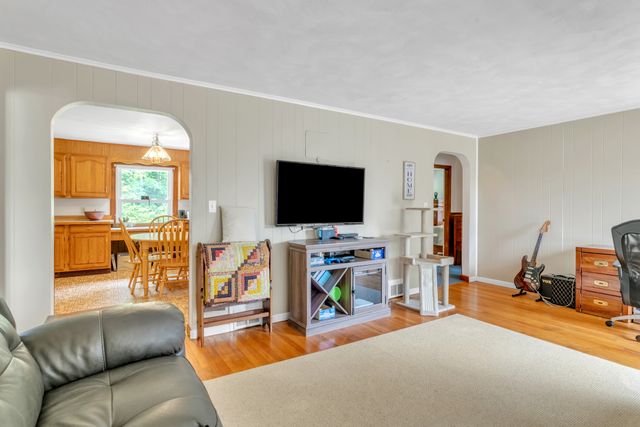 63 Cabot St-6