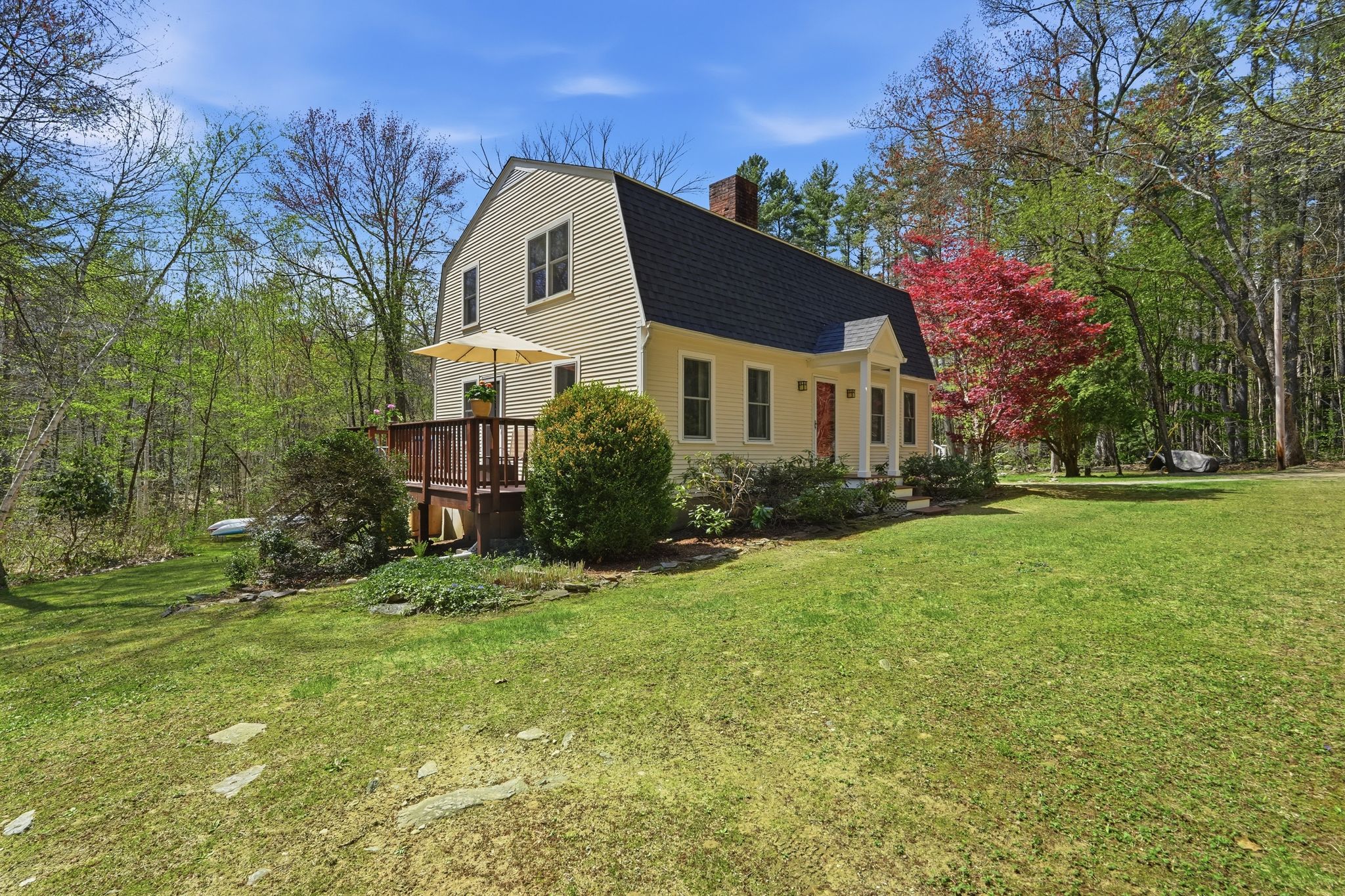 571_W_Pelham_Rd_Amherst_MA_01002_USA_-_Nancy_Hamel_003