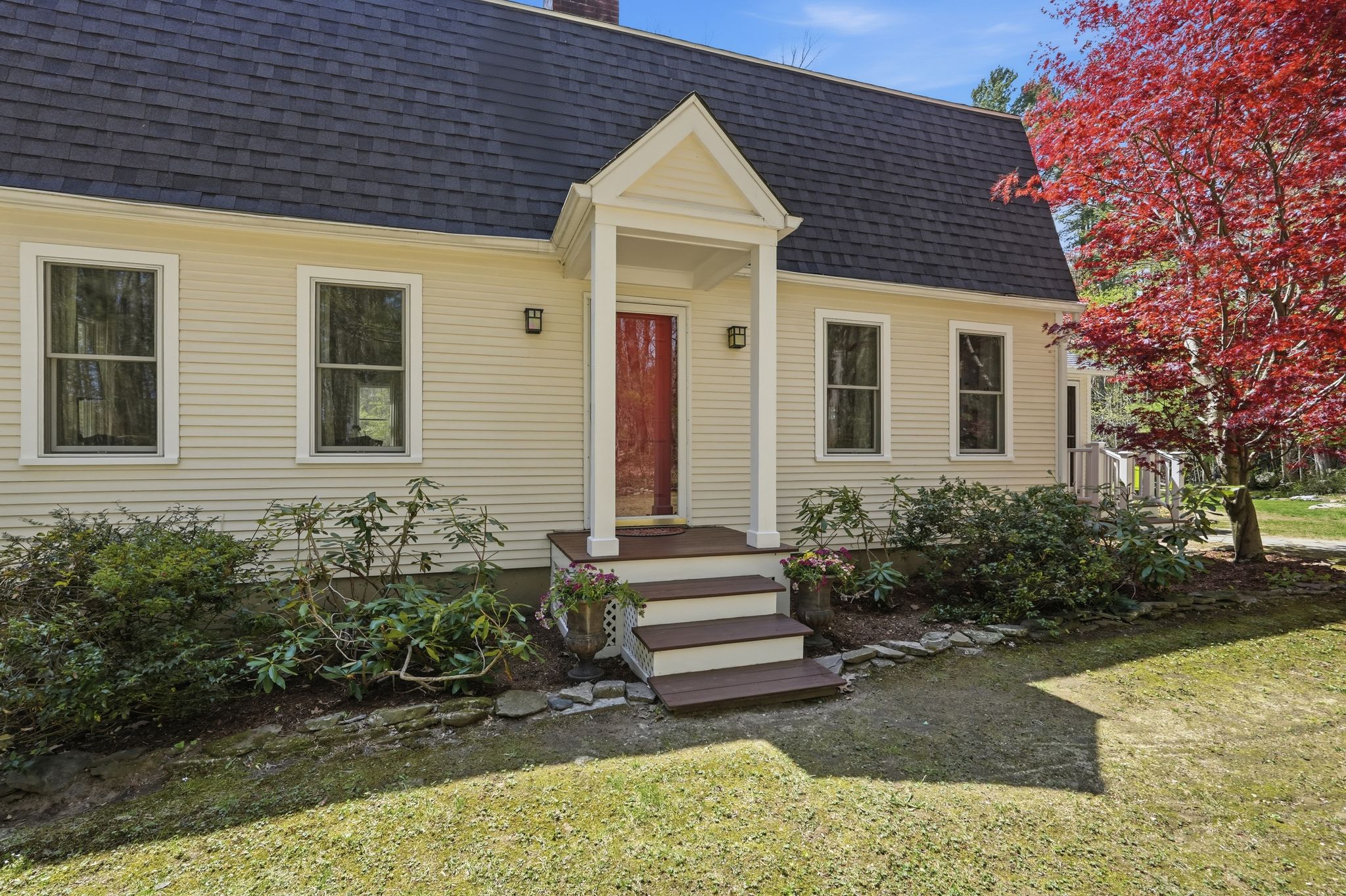 571_W_Pelham_Rd_Amherst_MA_01002_USA_-_Nancy_Hamel_005