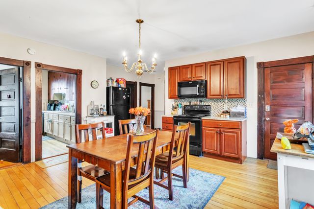 47 Harold St-13