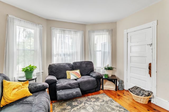 47 Harold St-9