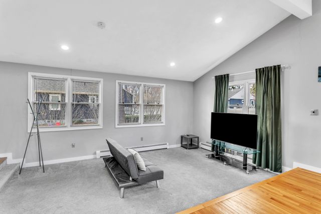 13 Algonquin Dr-19