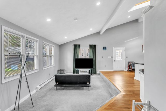 13 Algonquin Dr-22