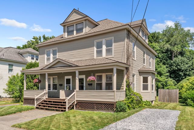 80 Hawthorne Ave-7