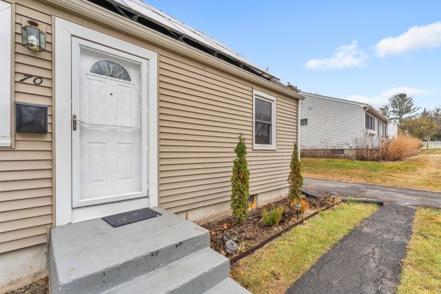 70 Merigold Dr-4