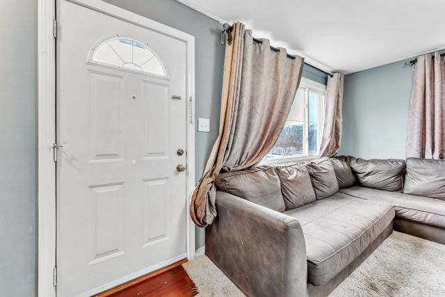 70 Merigold Dr-6