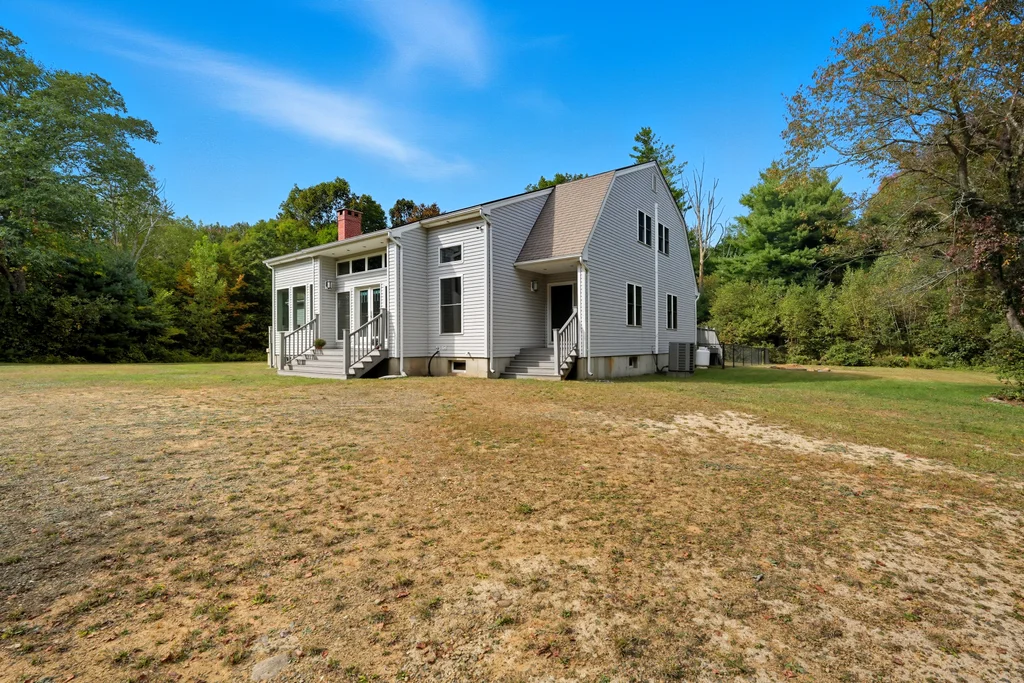 009_243%20Brookfield%20Rd%2C%20Brimfield%2C%20MA%20%20014