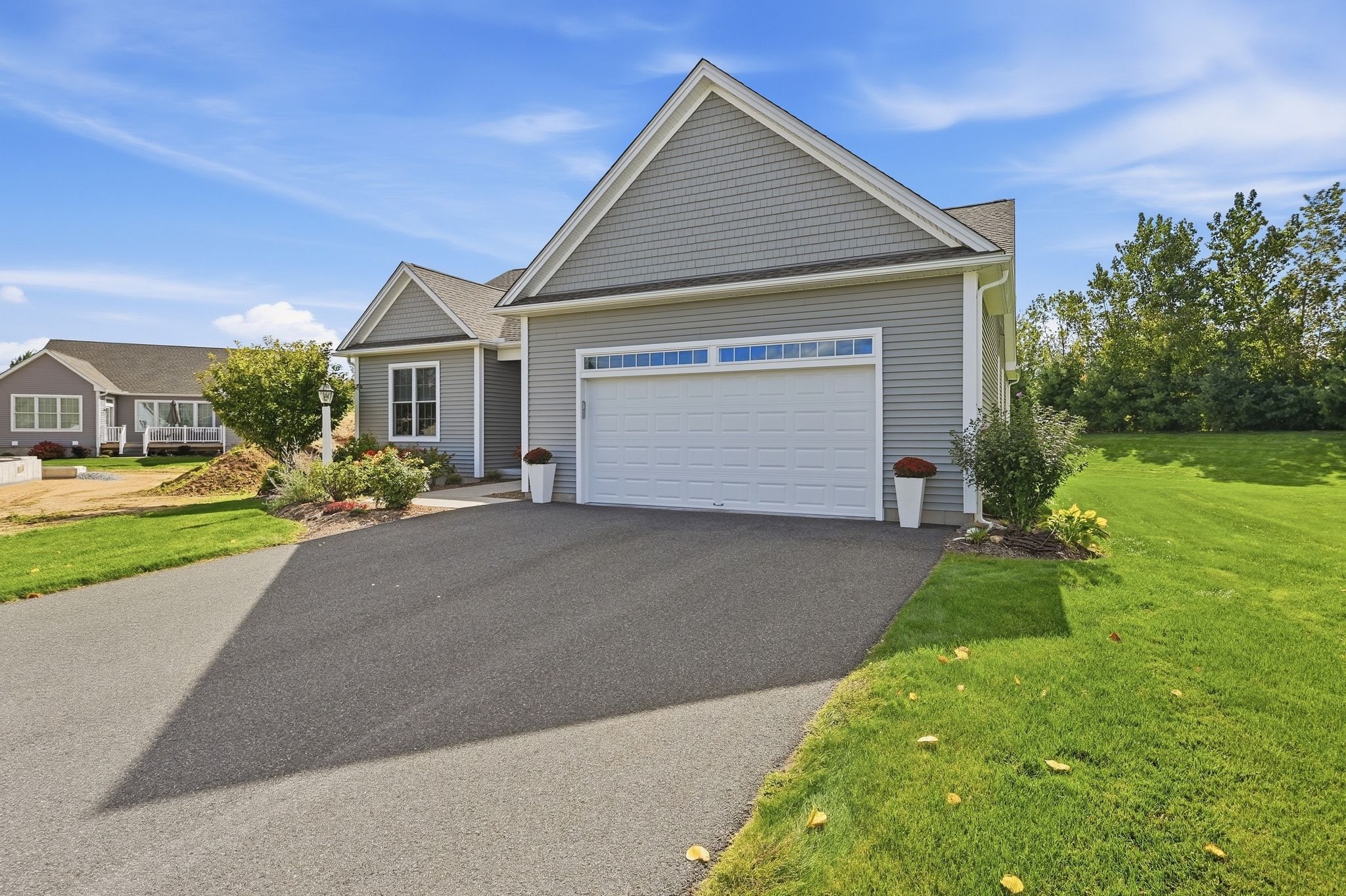 16_Ribbon_Grass_Ln_East_Longmeadow_MA_01028_USA_-_008
