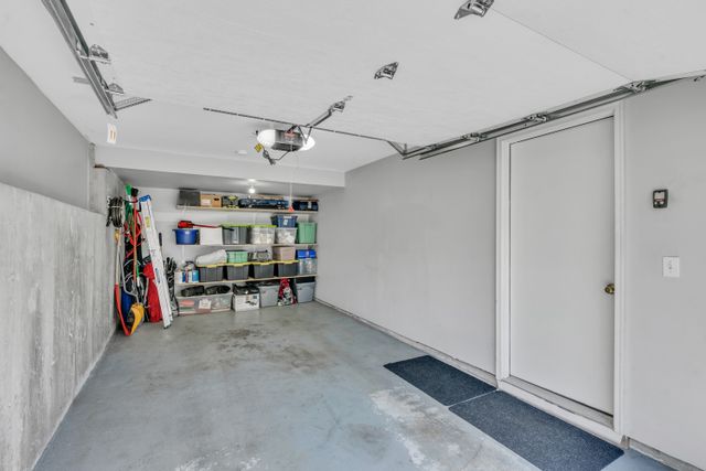3084 Main St-2