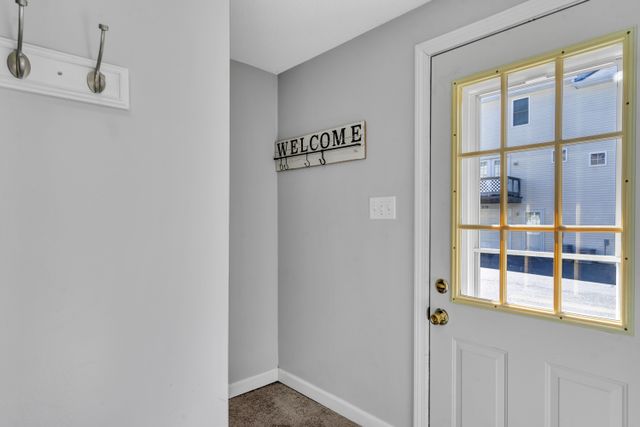 3084 Main St-3