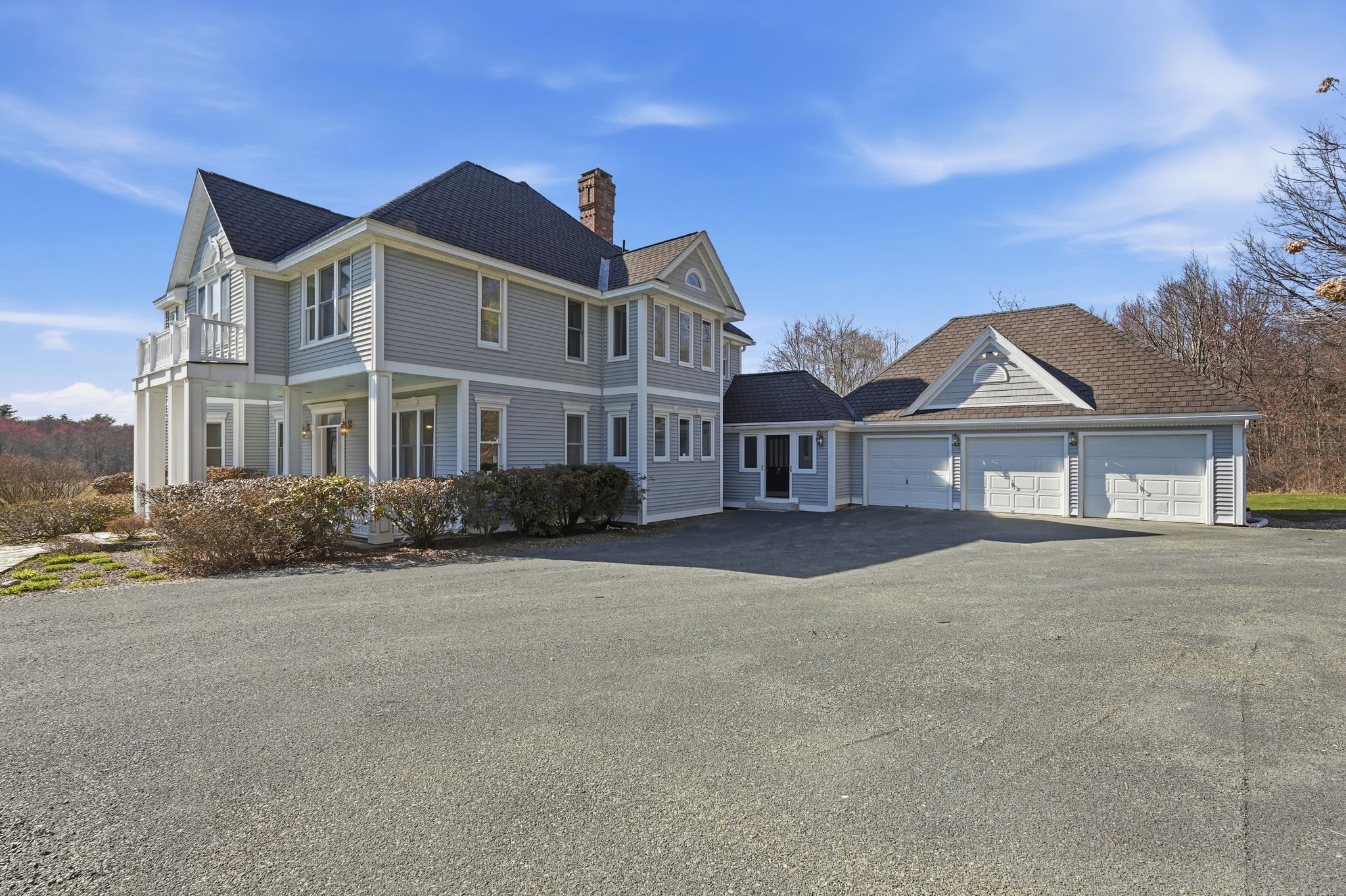 365_Middle_St_Amherst_MA_01002_USA_-_Miriam_Sirota_002