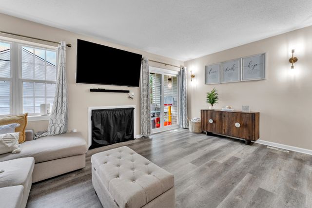 3 Marjorie Ln-7