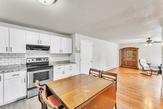 1239 East St-5