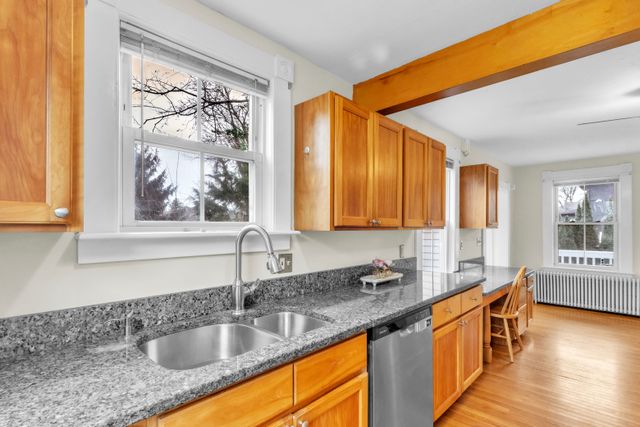 281 Essex St-16