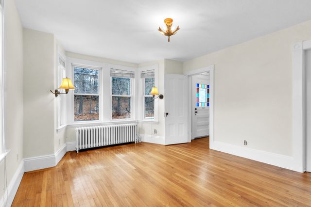 281 Essex St-20