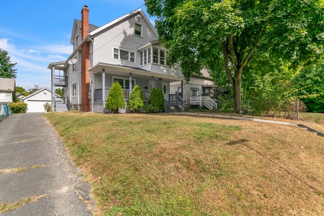 1133 Hampden St-43