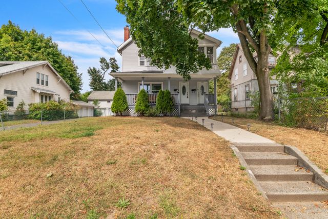 1133 Hampden St-44