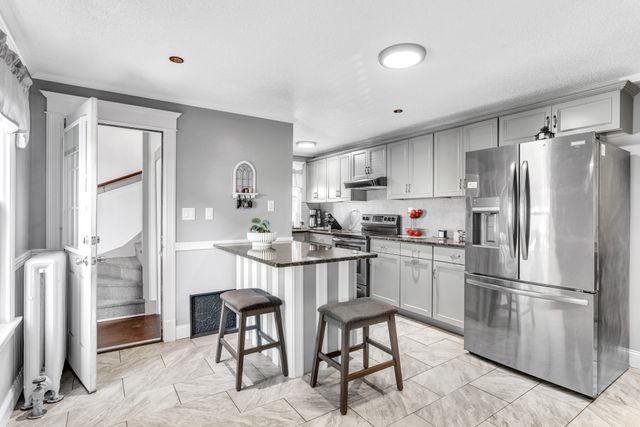 1133 Hampden St-4