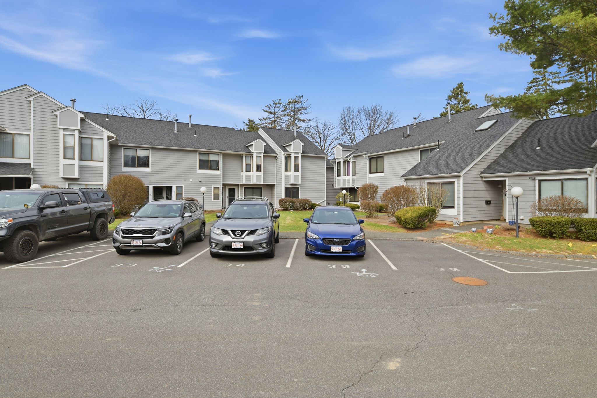 367_Nassau_Dr_Springfield_MA_01129_USA_-_Margaret_Streeter_004