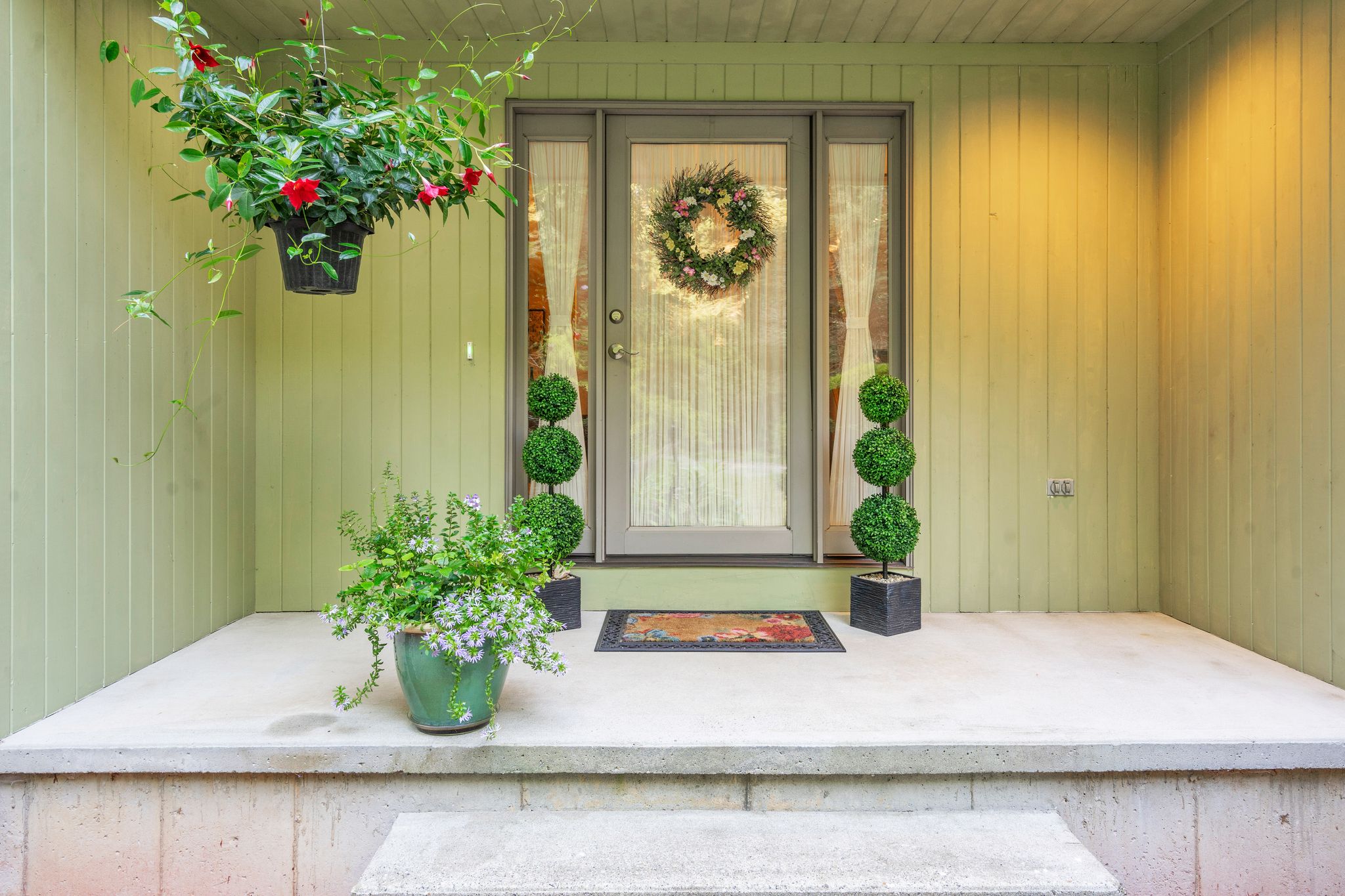 23 Woodlot Rd